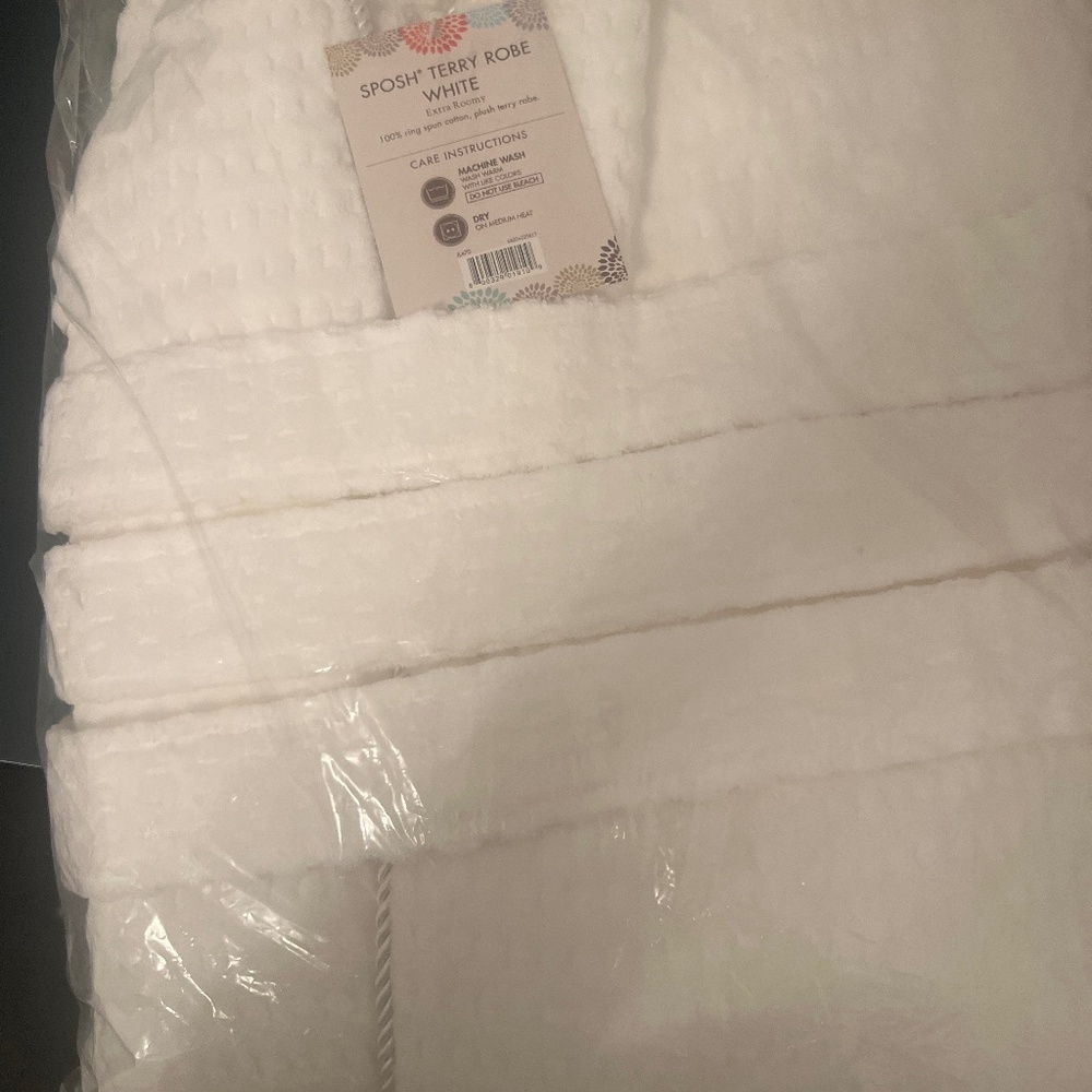 NWT Sposh white terry spa Robe